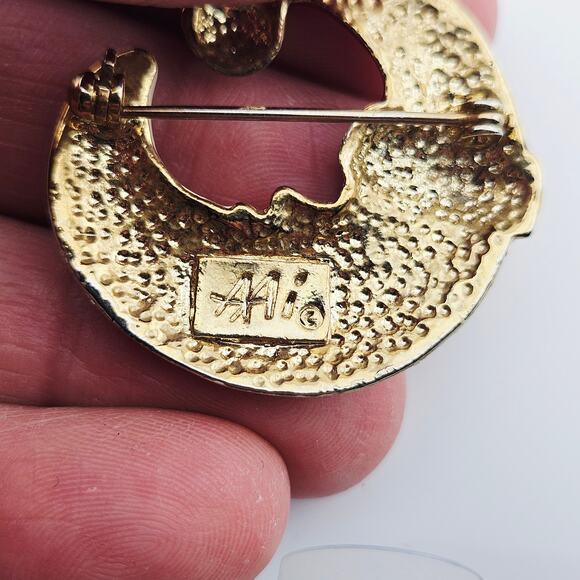 AAI Santa Hat Moon Brooch Pin Christmas Magic Celestial Glitter Enamel Vintage - Picture 5 of 5